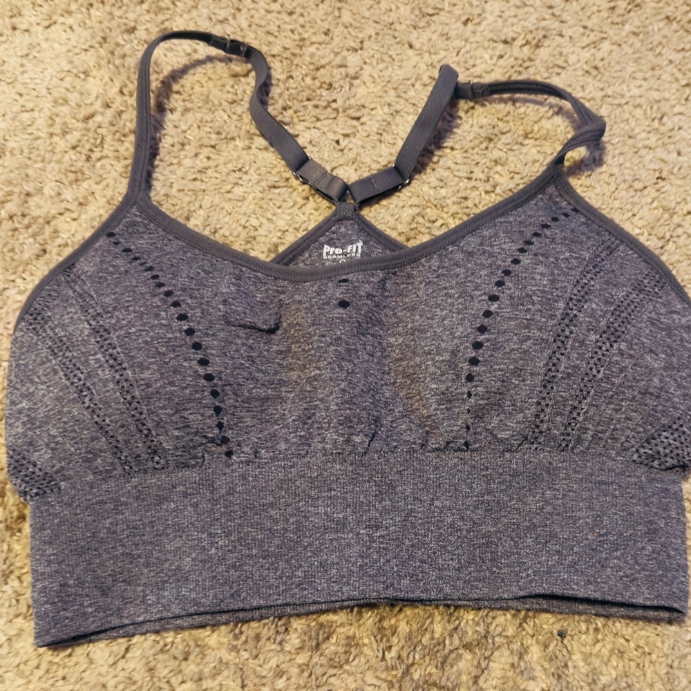 Woman’s Pro Seamless Bra Activewear Bra Size‎ Small
